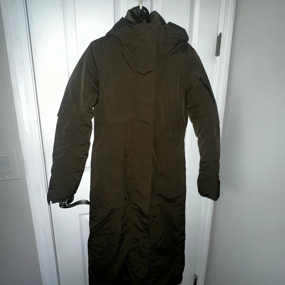 Lululemon Athletica Dark Green Winter Warrior Jacket - Picture 1 of 9